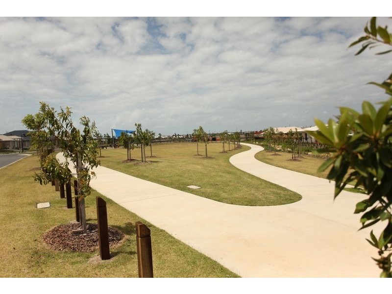 68 Mackintosh Drive, North Lakes QLD 4509