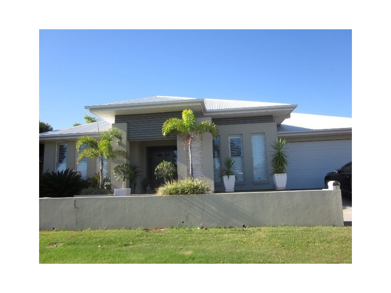 4 Satinay Parade, North Lakes QLD 4509