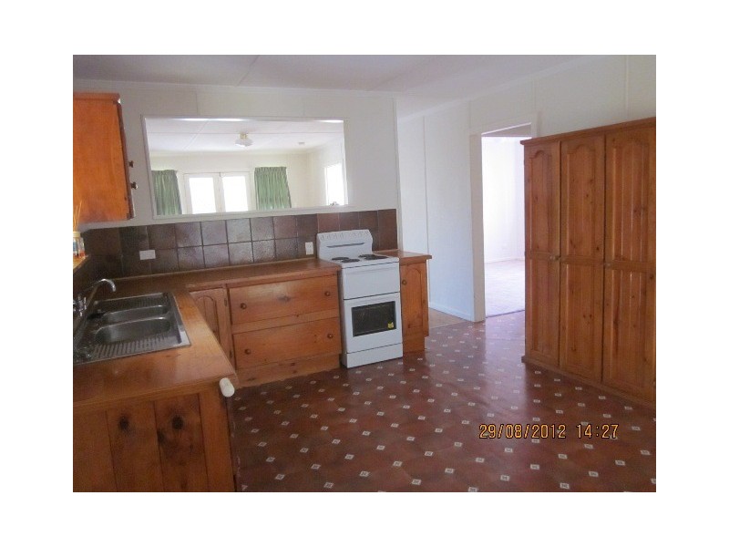 8 Kent Street, Kallangur QLD 4503
