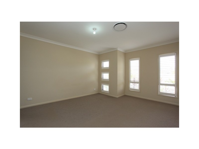 130 Mackintosh Drive, North Lakes QLD 4509