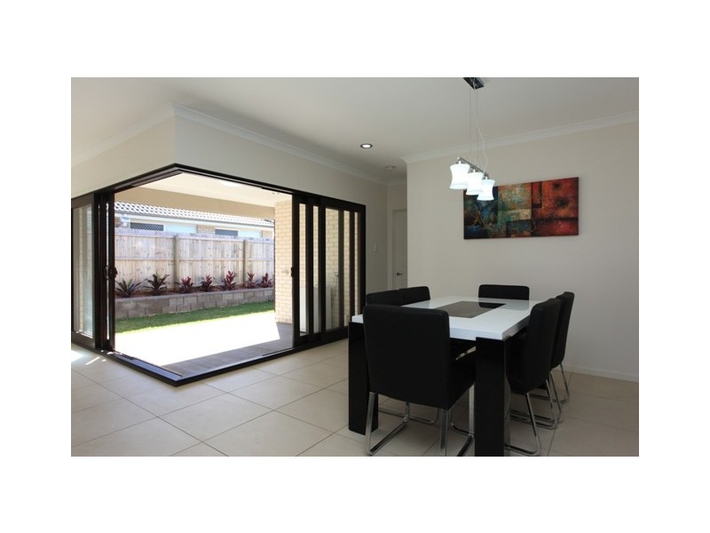 2 Yarrow Circuit, Griffin QLD 4503