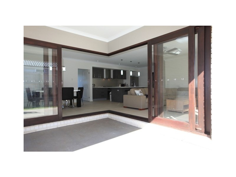 2 Yarrow Circuit, Griffin QLD 4503