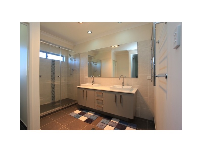 2 Yarrow Circuit, Griffin QLD 4503