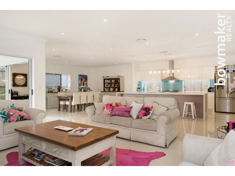 1 Trump Circuit, North Lakes QLD 4509