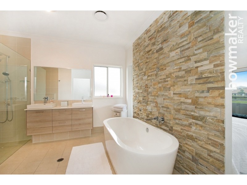 1 Trump Circuit, North Lakes QLD 4509