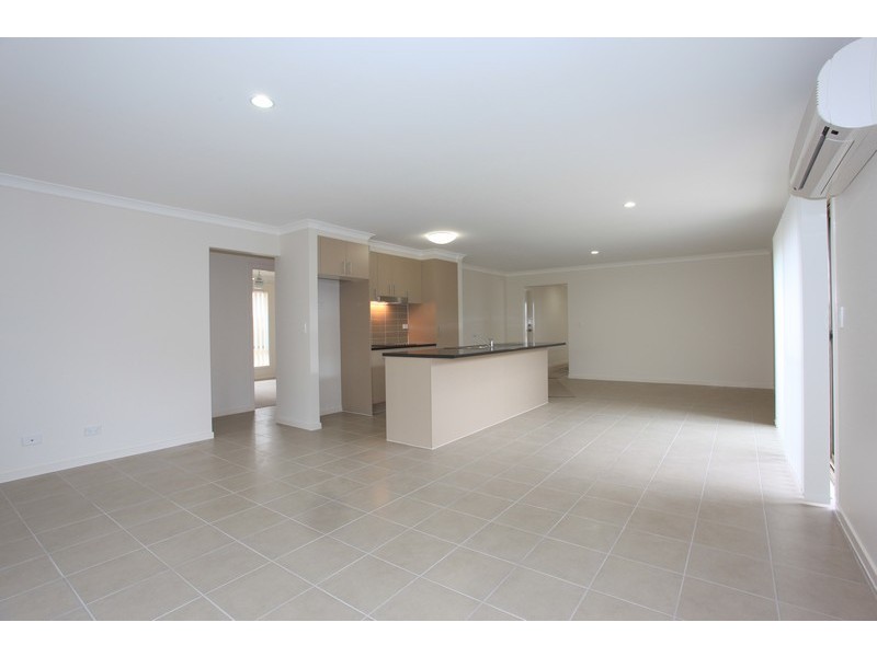 60 Mackintosh Drive, North Lakes QLD 4509