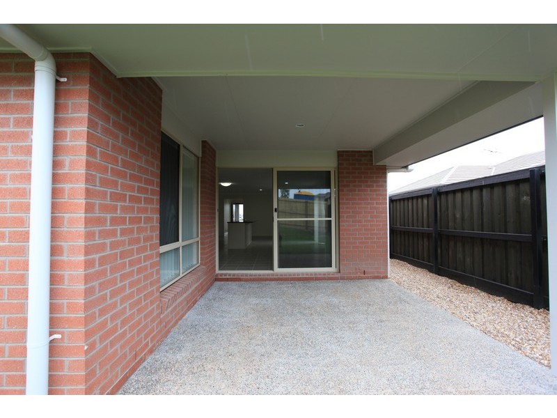 60 Mackintosh Drive, North Lakes QLD 4509