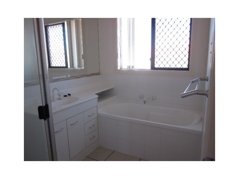 8 Raimondo Court, Dakabin QLD 4503