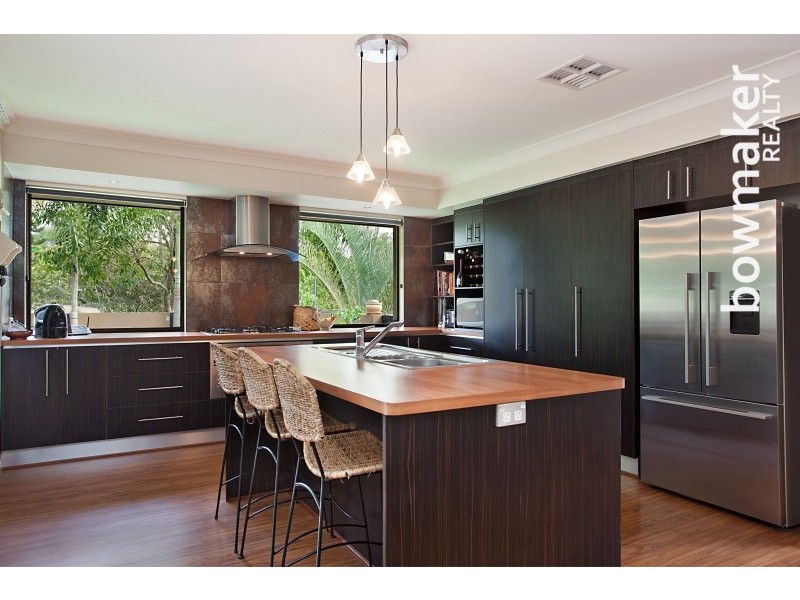 8 Pampling Court, North Lakes QLD 4509