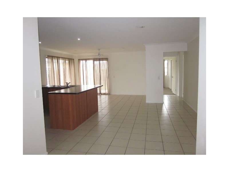 80 Hollywood Avenue, Bellmere QLD 4510