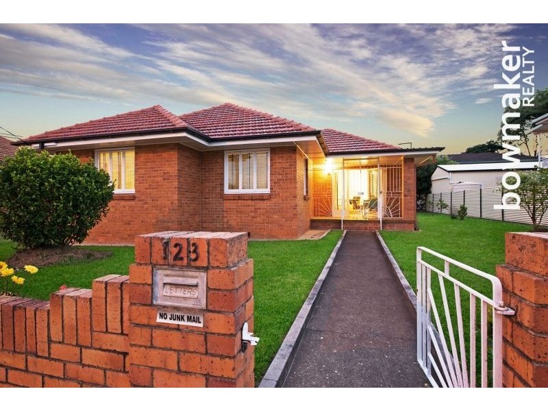 123 School Road, Kallangur QLD 4503