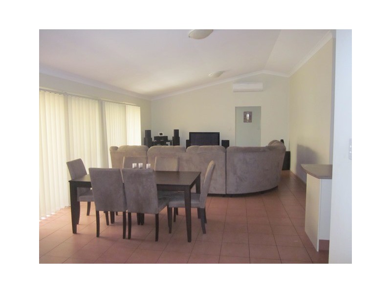 16 Monaghan Crescent, North Lakes QLD 4509