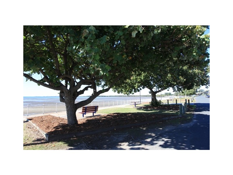 1 Esplanade, Deception Bay QLD 4508