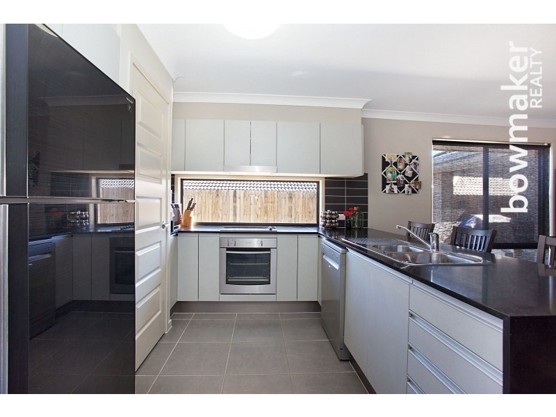 9 Nullarbor Circuit, North Lakes QLD 4509