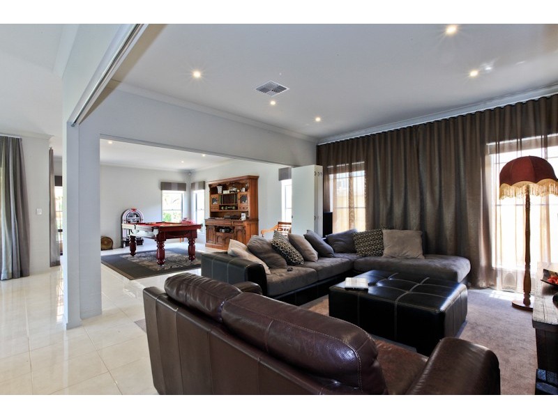 28 Morfontaine Street, North Lakes QLD 4509