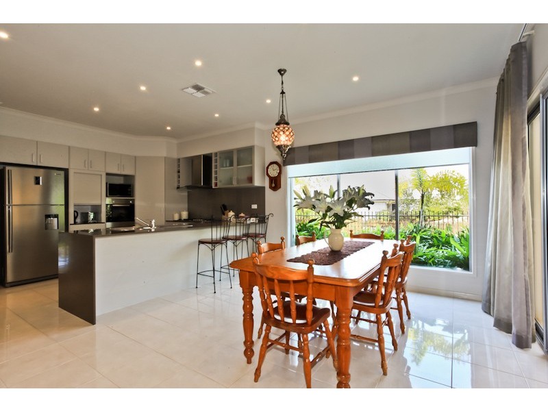 28 Morfontaine Street, North Lakes QLD 4509