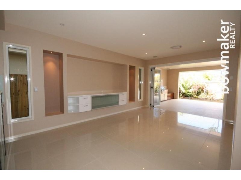 16 Elkington Circuit, North Lakes QLD 4509