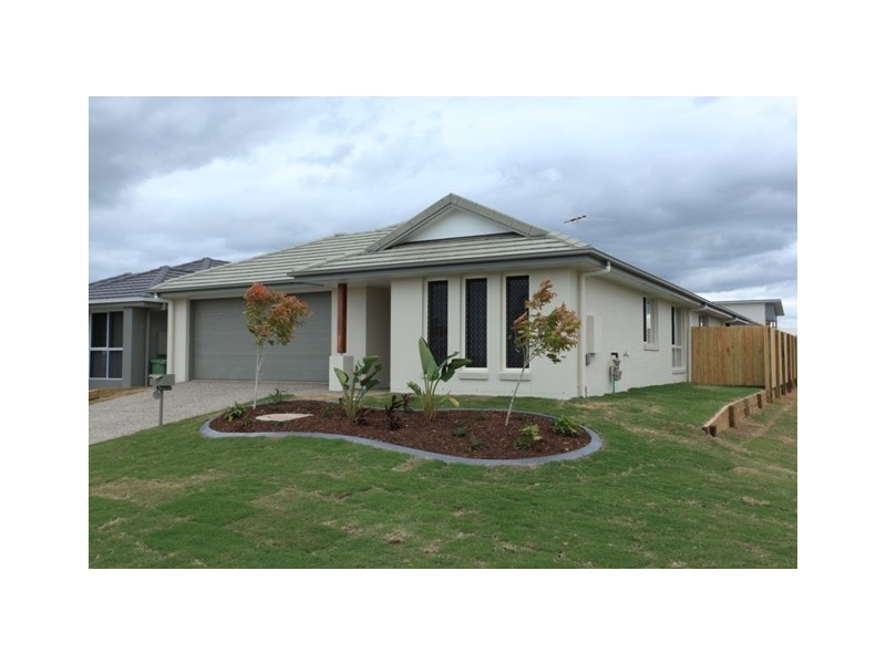 154 Nicklaus Parade, North Lakes QLD 4509
