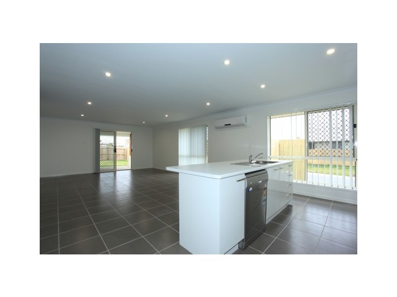 154 Nicklaus Parade, North Lakes QLD 4509