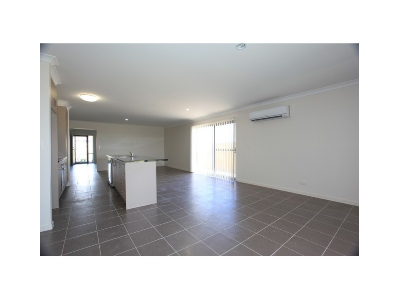 24 Williams Crescent, North Lakes QLD 4509