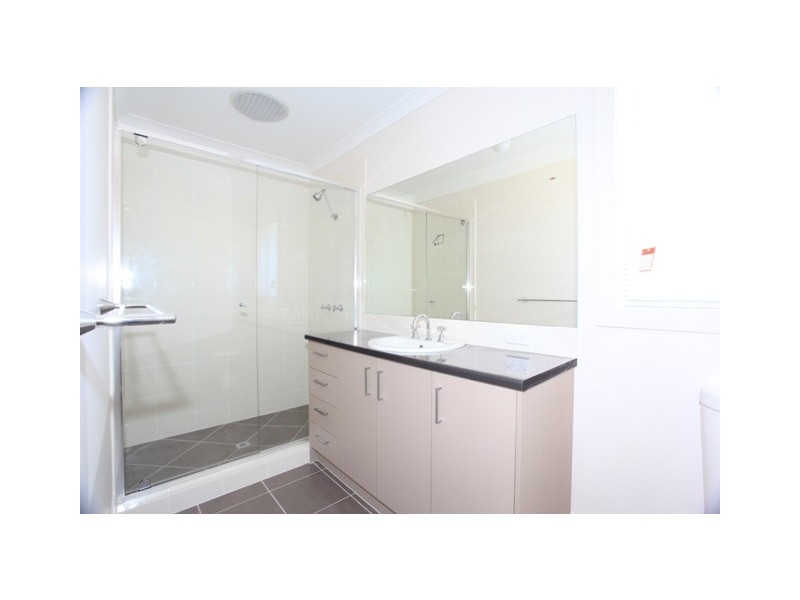 24 Williams Crescent, North Lakes QLD 4509