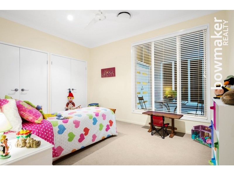 18 Thomson Close, North Lakes QLD 4509