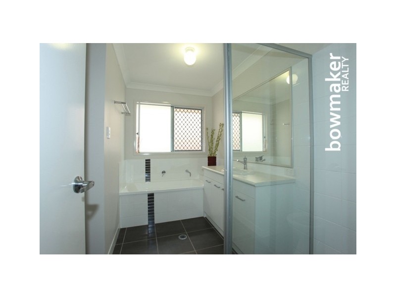 24 Chase Crescent, North Lakes QLD 4509