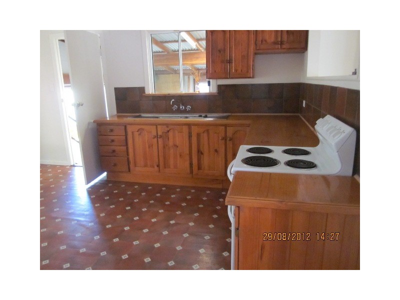 8 Kent Street, Kallangur QLD 4503