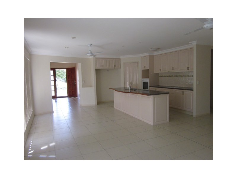 8 Leichhardt Avenue, Rothwell QLD 4022