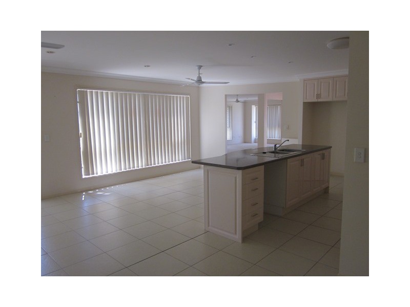 8 Leichhardt Avenue, Rothwell QLD 4022