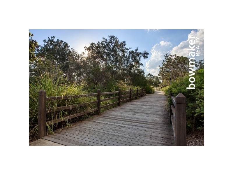 32 Lochside Drive, North Lakes QLD 4509