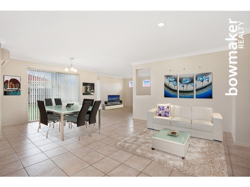 4 Whitfield Cres, North Lakes QLD 4509