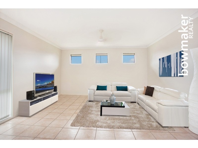 4 Whitfield Cres, North Lakes QLD 4509