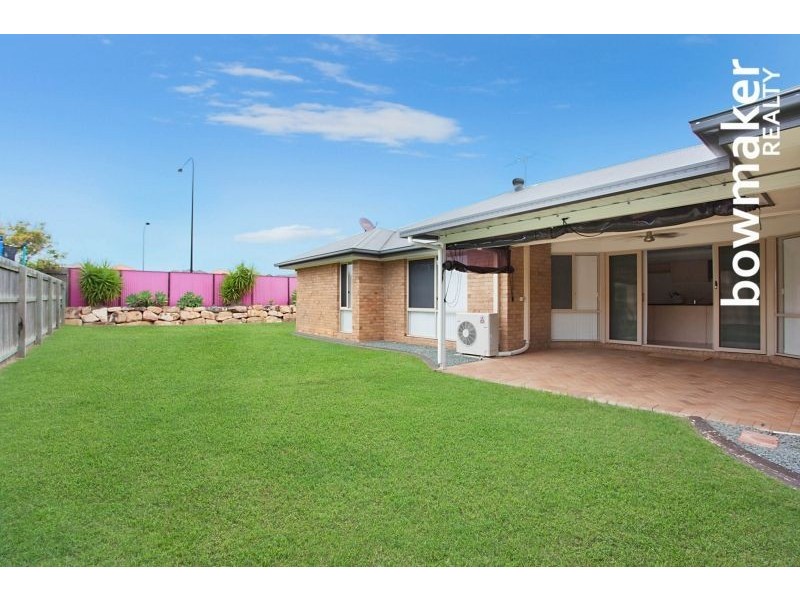 4 Whitfield Cres, North Lakes QLD 4509