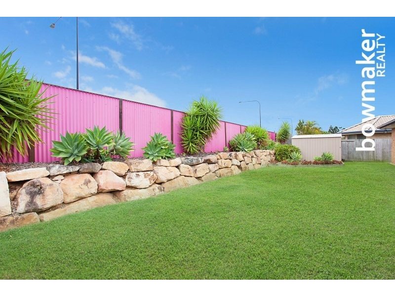 4 Whitfield Cres, North Lakes QLD 4509