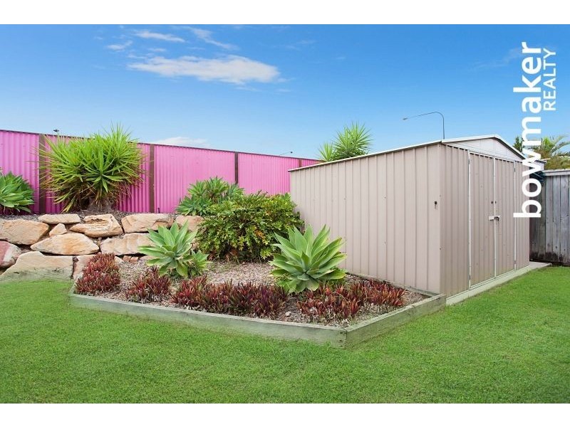 4 Whitfield Cres, North Lakes QLD 4509