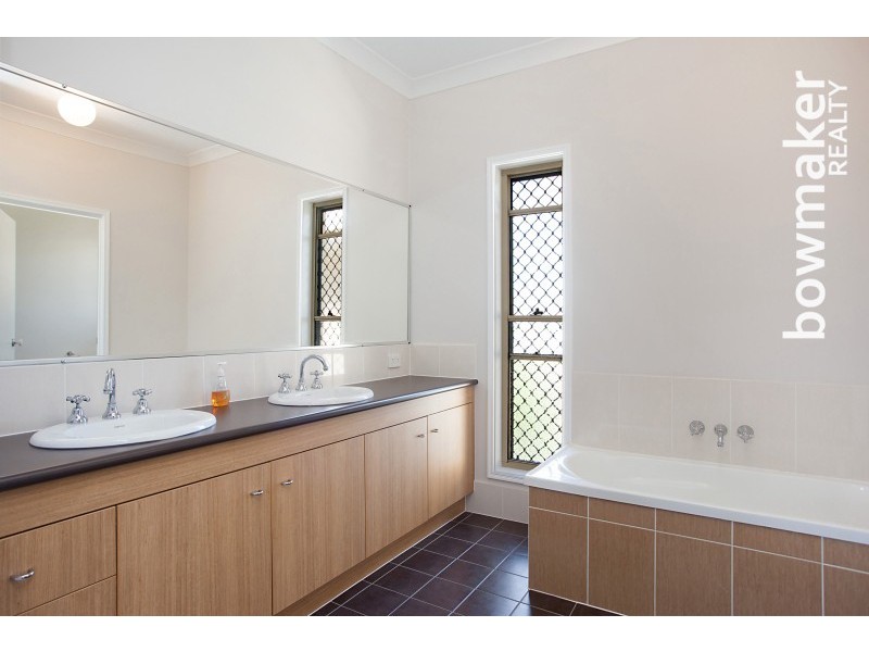 6 Armour Close, North Lakes QLD 4509