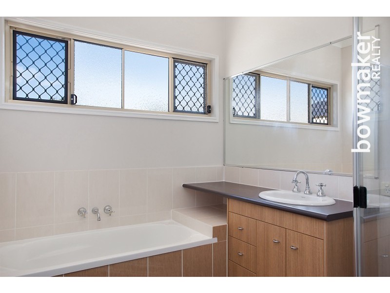 6 Armour Close, North Lakes QLD 4509