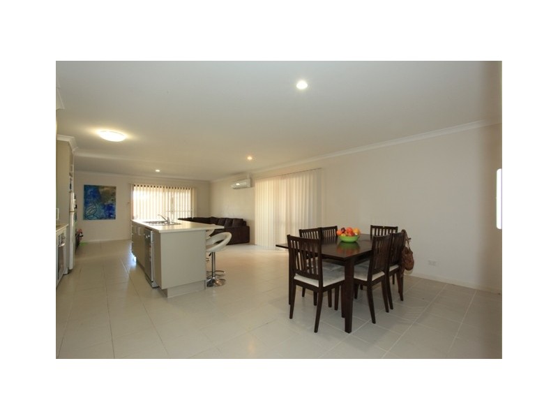 24 Shimao Crescent, North Lakes QLD 4509