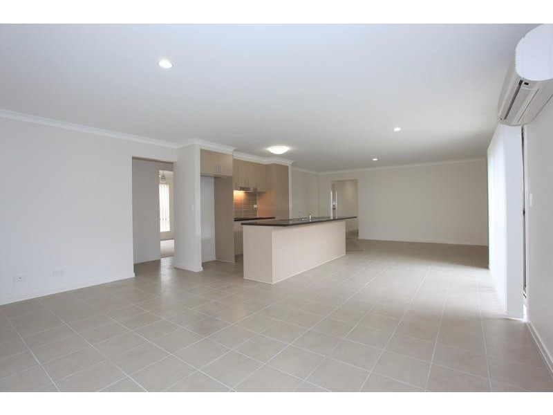 60 Mackintosh Drive, North Lakes QLD 4509