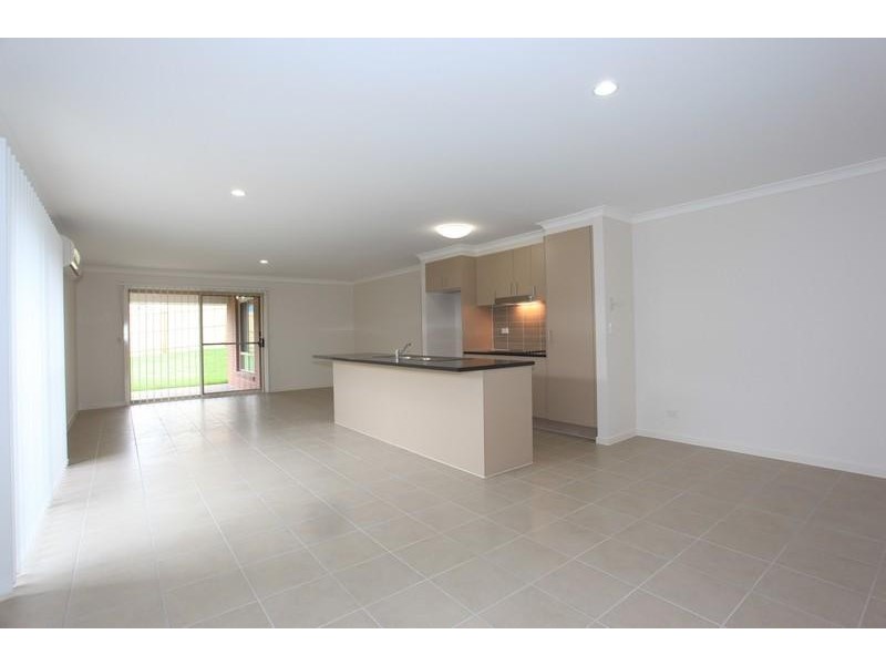 60 Mackintosh Drive, North Lakes QLD 4509