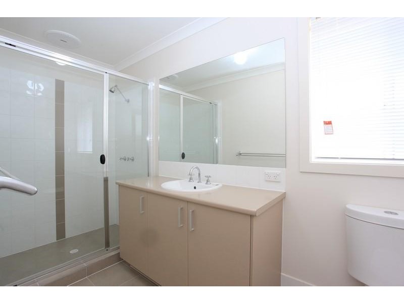 60 Mackintosh Drive, North Lakes QLD 4509