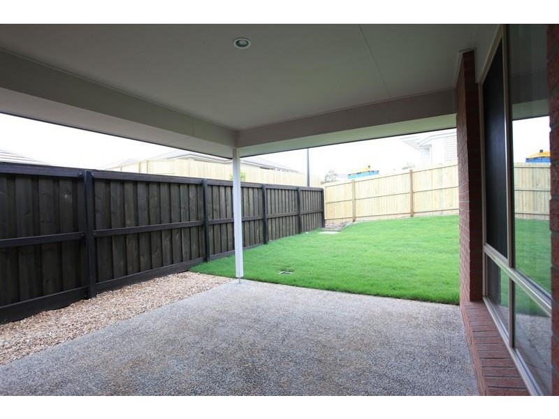 60 Mackintosh Drive, North Lakes QLD 4509