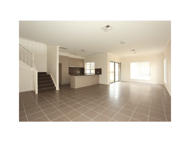 27 Dunes Crescent, North Lakes QLD 4509