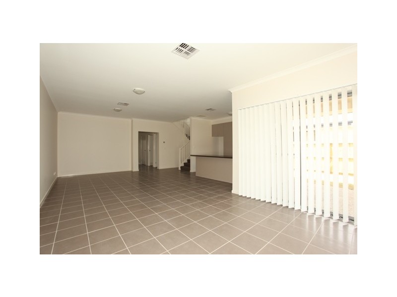 27 Dunes Crescent, North Lakes QLD 4509