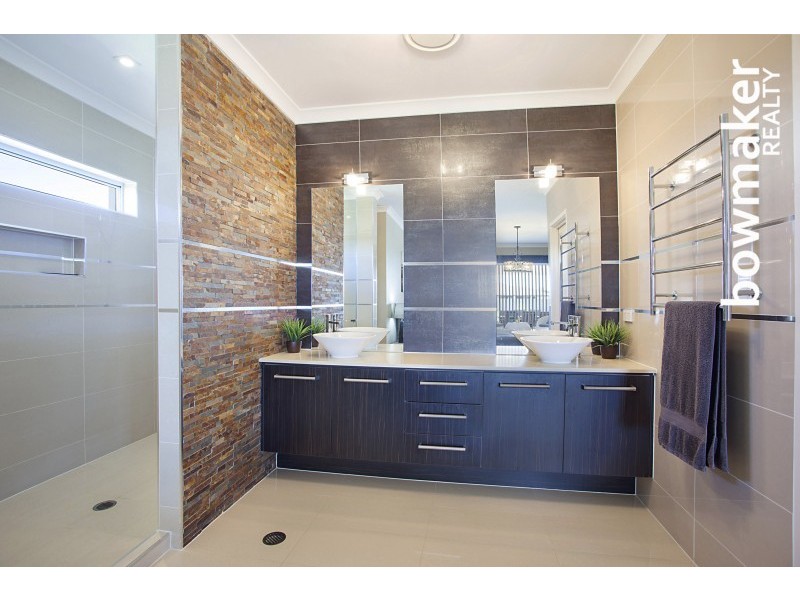 137 Peel Road, Ningi QLD 4511