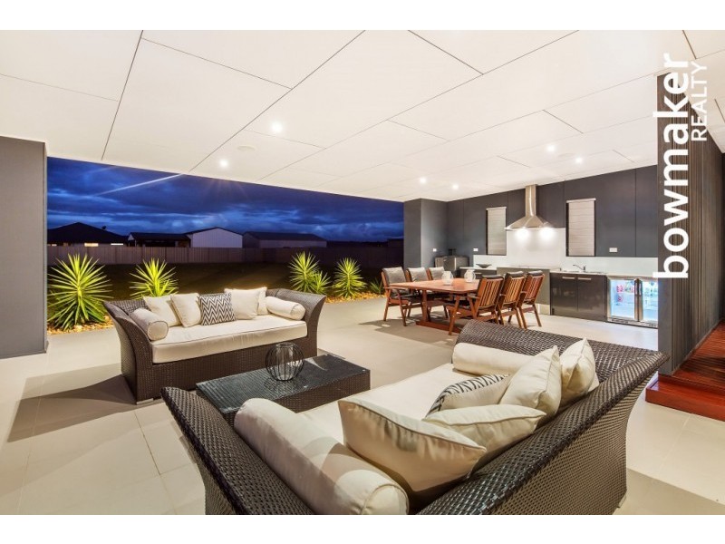 137 Peel Road, Ningi QLD 4511