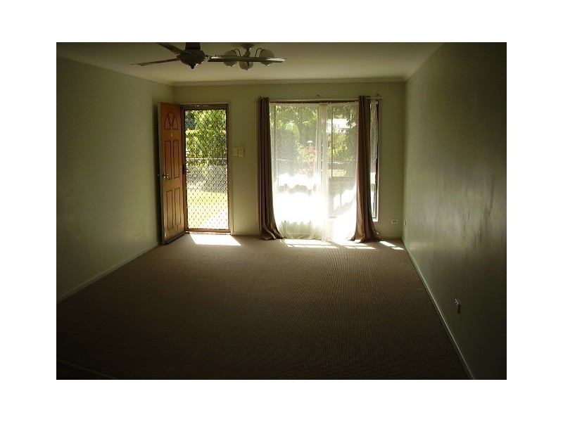 2/4 Manley Street, Caboolture QLD 4510