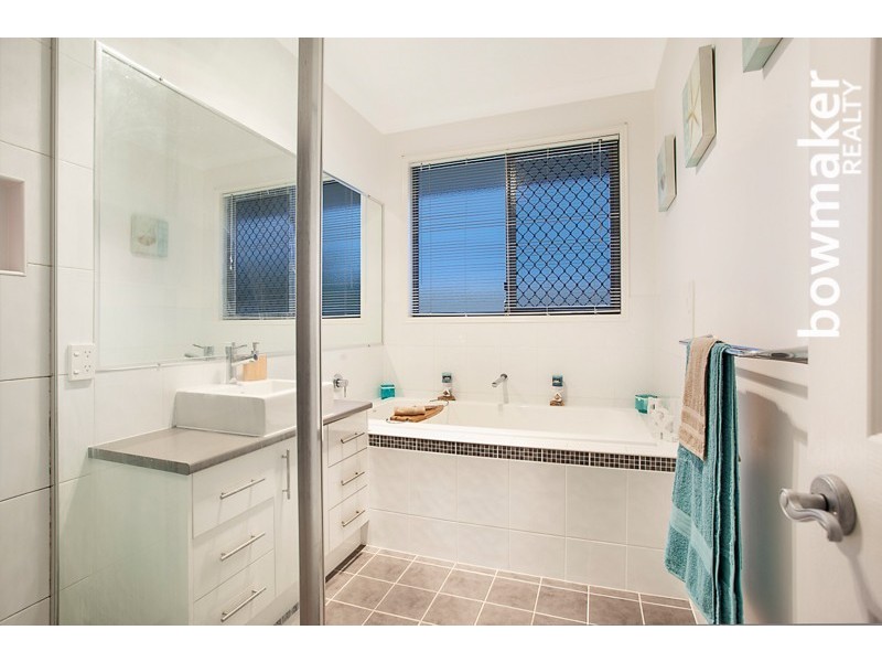7-9 Barr Place, Ningi QLD 4511