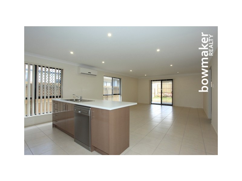 25 Dunes Crescent, North Lakes QLD 4509